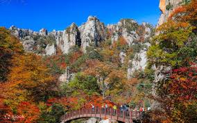 Gunung Seoraksan Korea – Menikmati Keindahan Gunung Seoraksan Saat Musim Gugur Paling Spektakuler